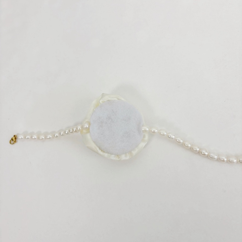 Casa Clara Ava Flower Choker in Ivory - Picture 2 of 3